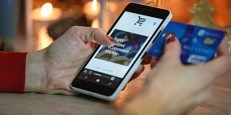 Tips for Managing Holiday Expenses Without the Financial Stress